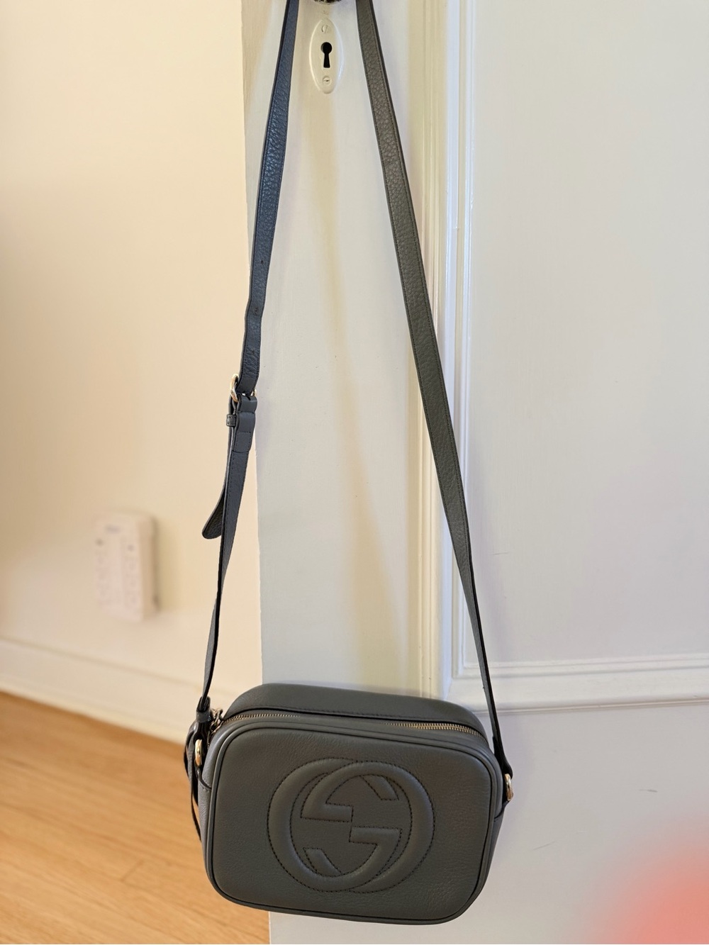 Gucci GG Leather Soho Disco Pebbled Crossbody Leather Bag in Black 🖤